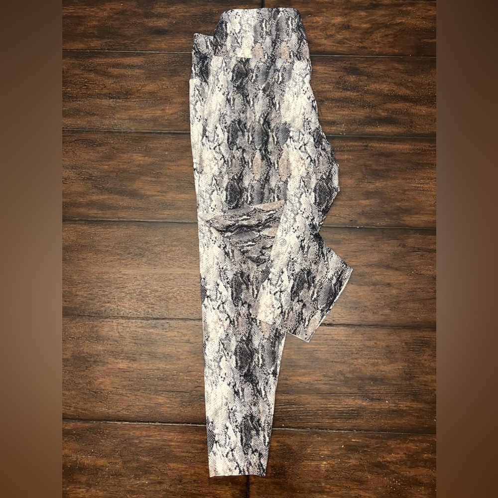 Mpg Snake Print Capri High Waisted Legging 2x